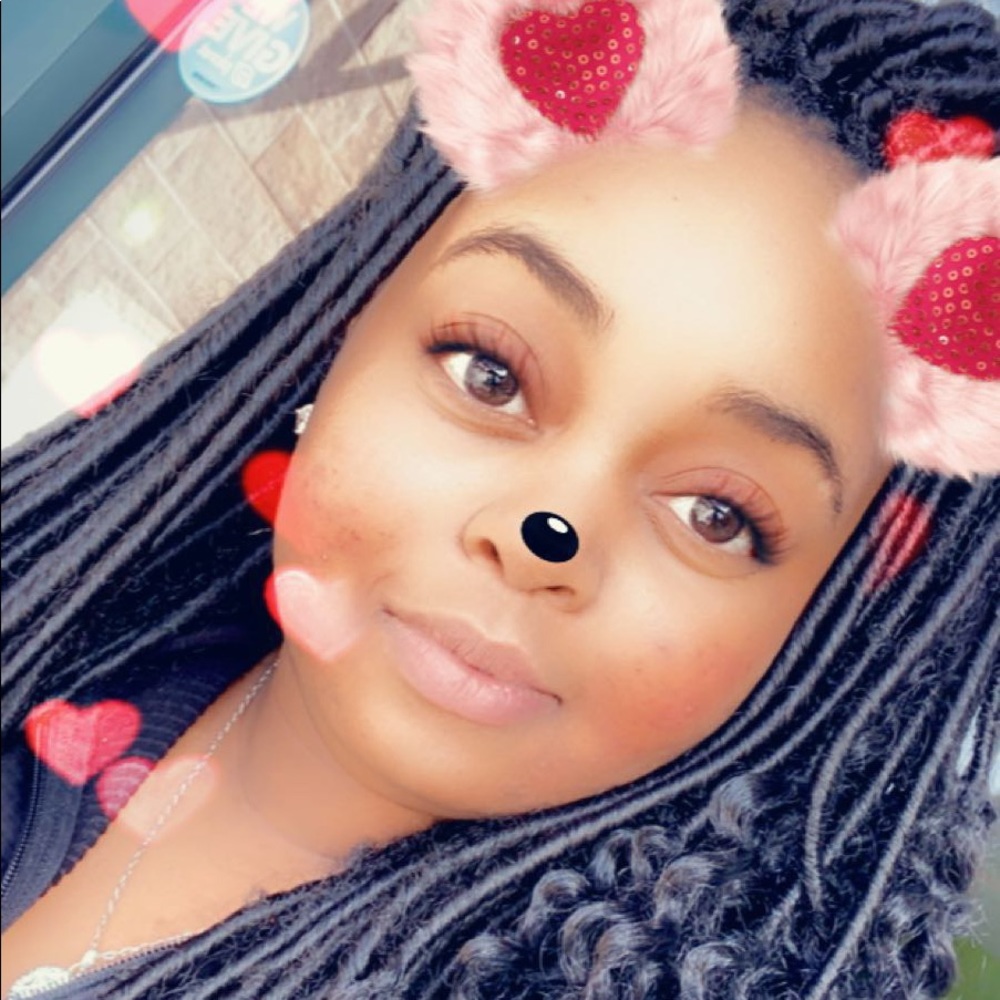 Meet your Posher, Keosha